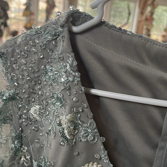 Mac Duggal 67869 - Long Sleeve A-Line Dress size 14 gray/silver - Picture 13 of 14